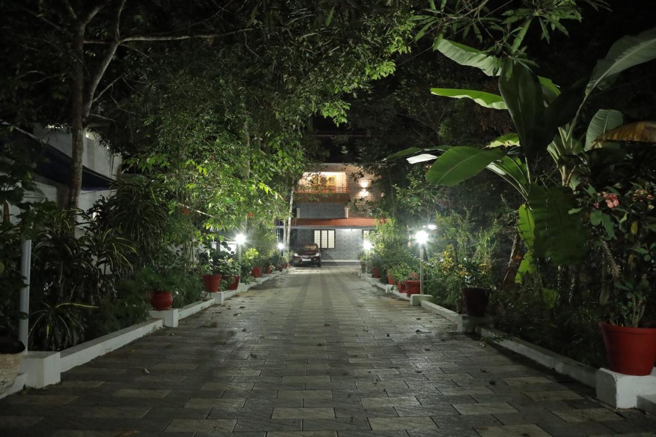 Anandam - Premium 3bhk Plush Homestay, Near Kumarakom *